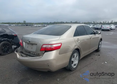 2007 Toyota Camry Le z USA, uszkodzony, nr VIN 4T1BE46K57U729054
